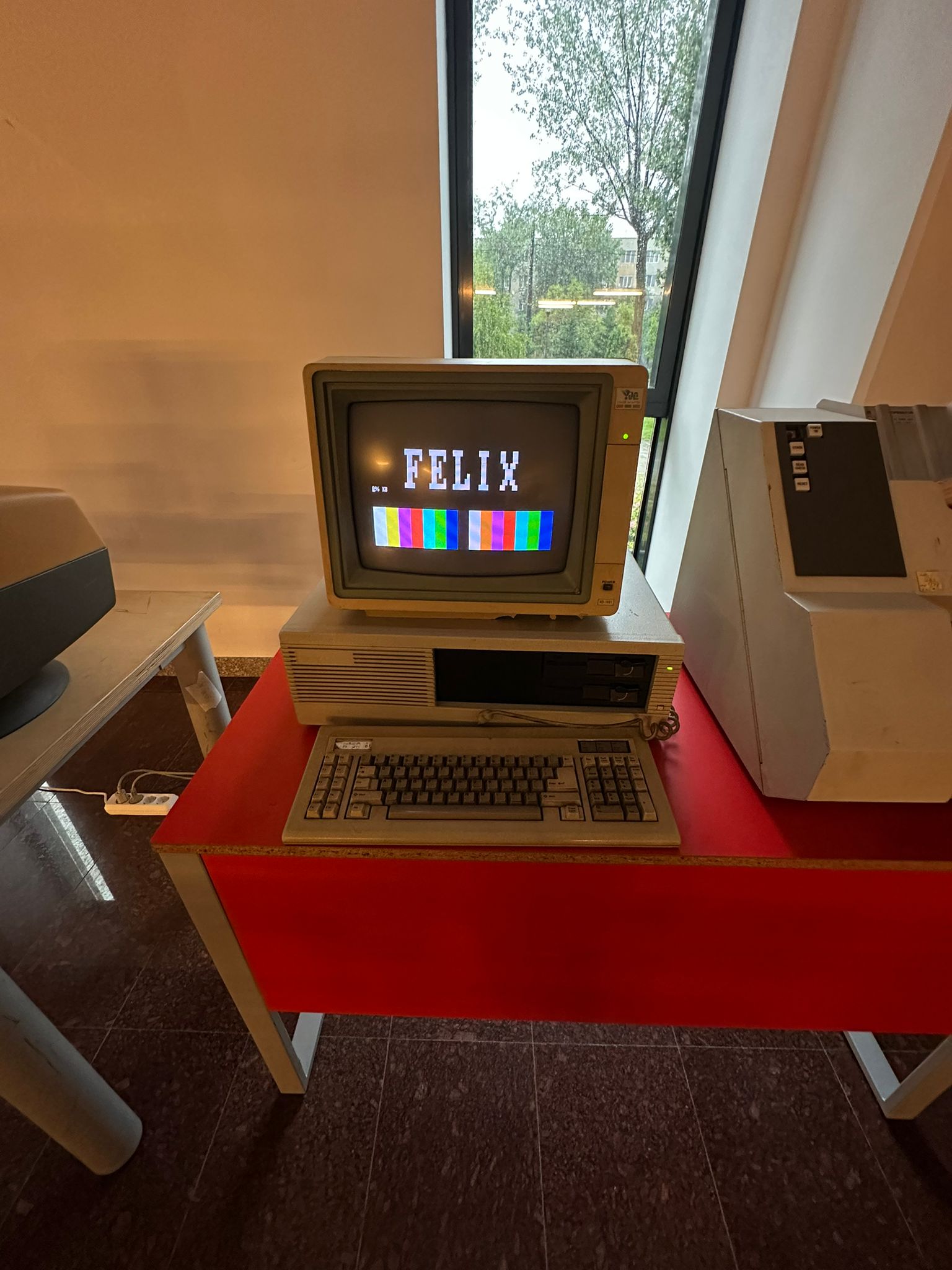 Calculatorul personal Felix-PC