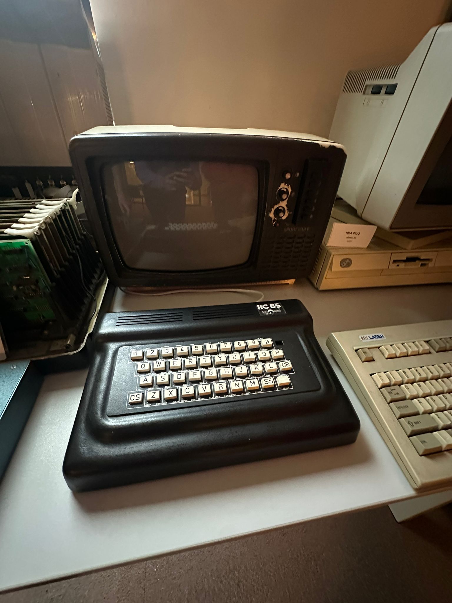 Microcalculatorul HC-85